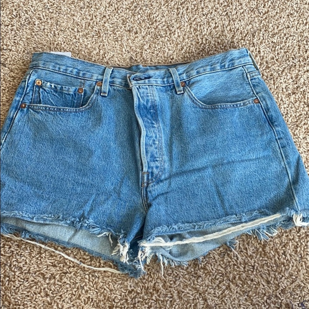 Levi 501 High waisted jean shorts